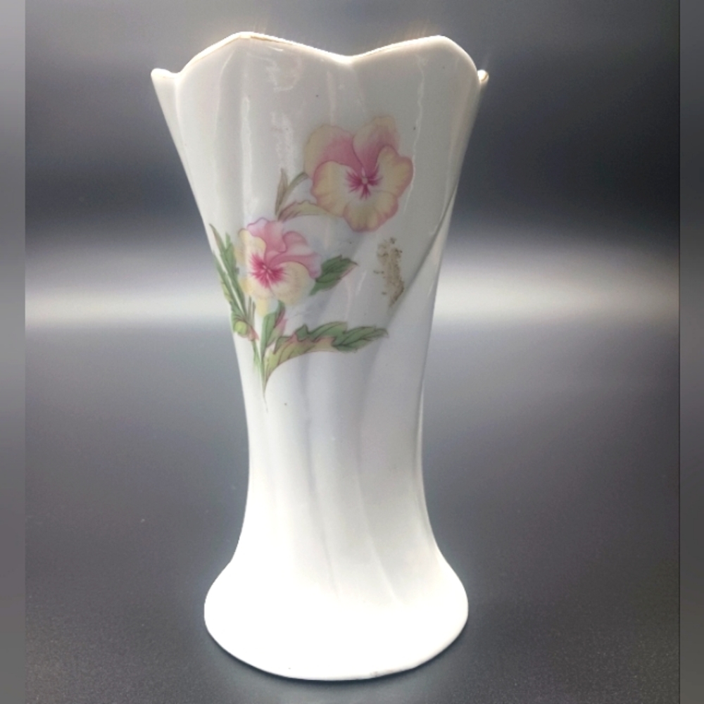 Vintage Vase marked 25 on bottom